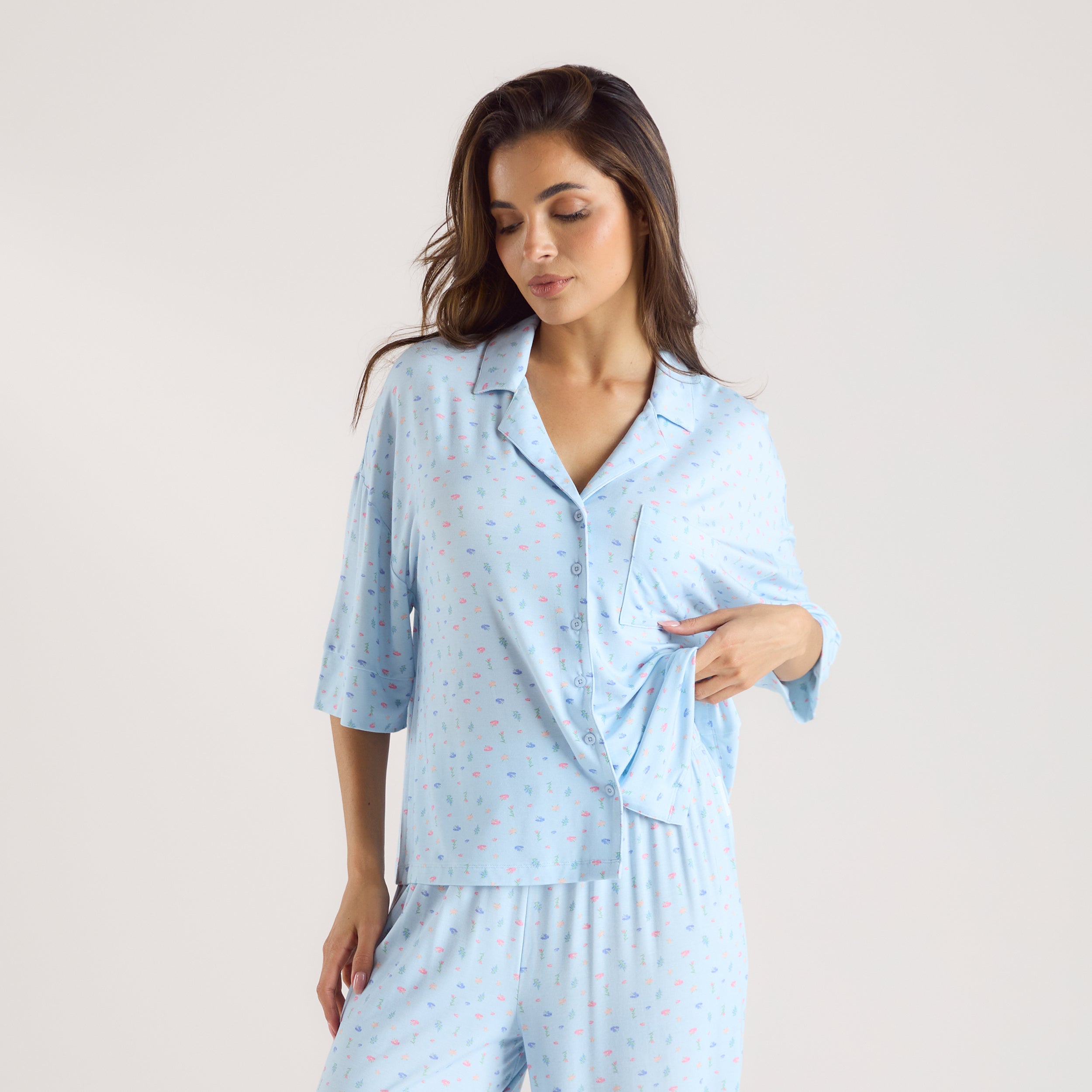 e.Femme Damespyjama Marion 329, 7/8-lange mouwen, van 50% katoen en 50% modal, Zalm gestippeld, 48 e.Femme Damespyjama Marion 329, 7/8-lange mouwen, van 50% katoen en 50% modal, Zalm gestippeld, 48