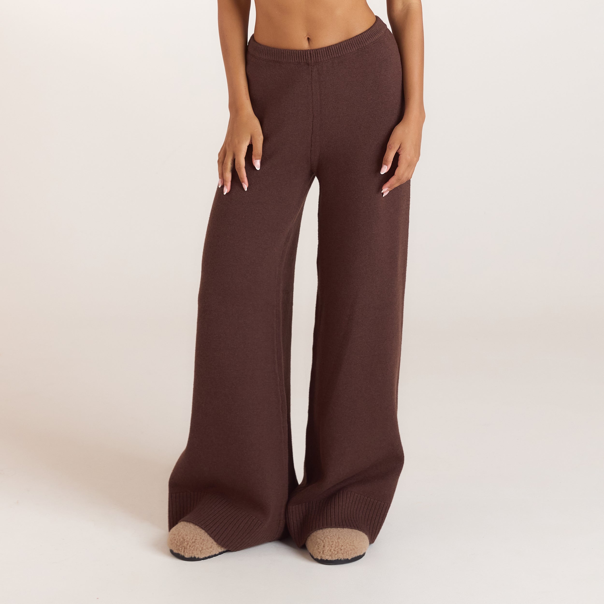 Gebreide broek met geribde zoom - Chocolade