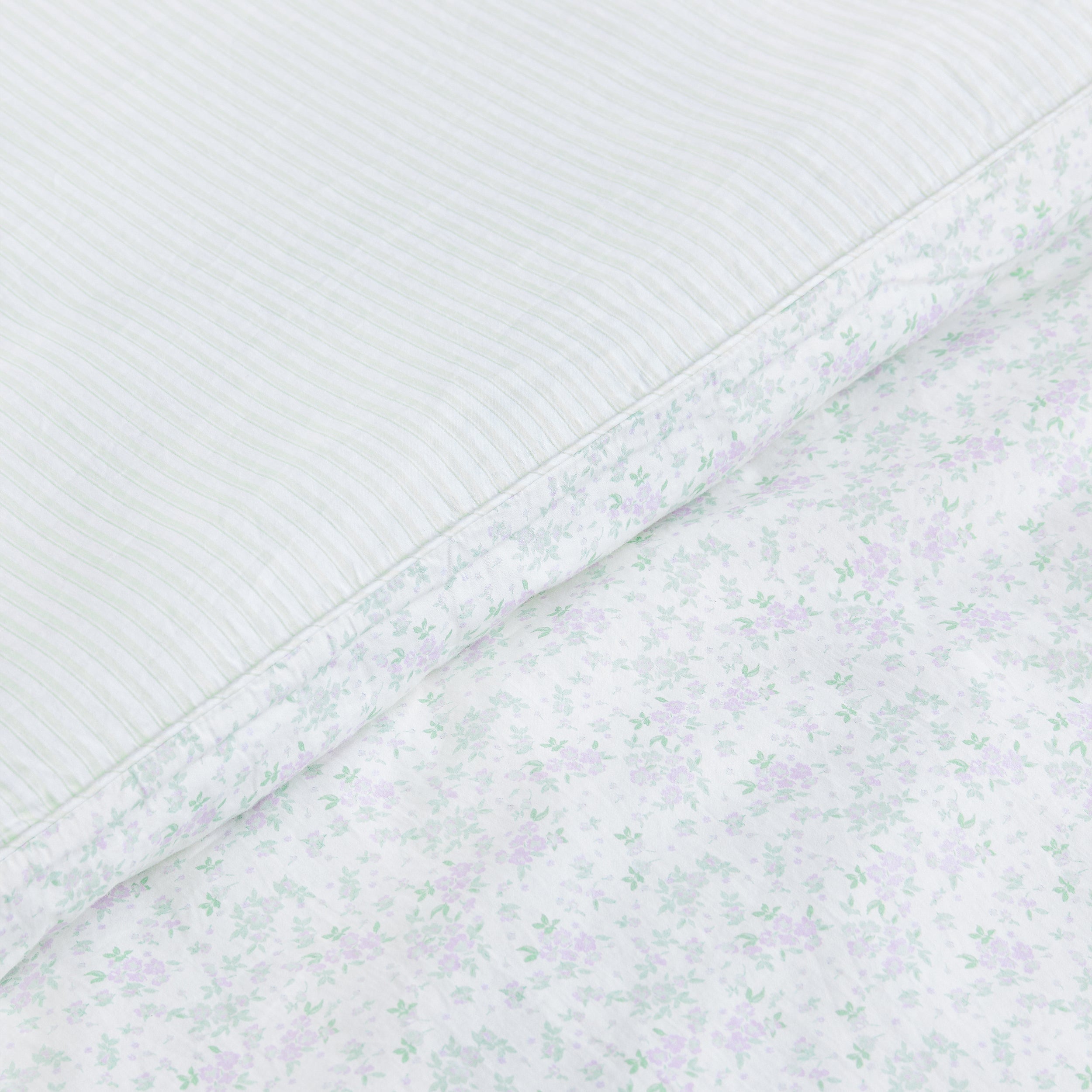 Bloom & Stripe Omkeerbaar Dekbedovertrek - Saliegroene Bloemenprint alternate