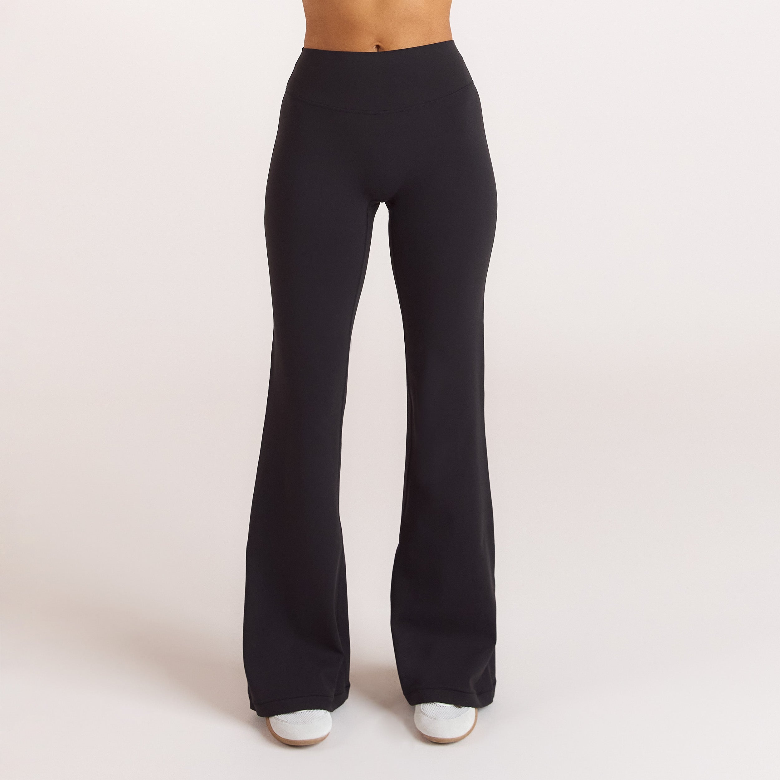 ContourSoft Uitlopende Leggings | ContourSoft Uitlopende Leggings - Zwart